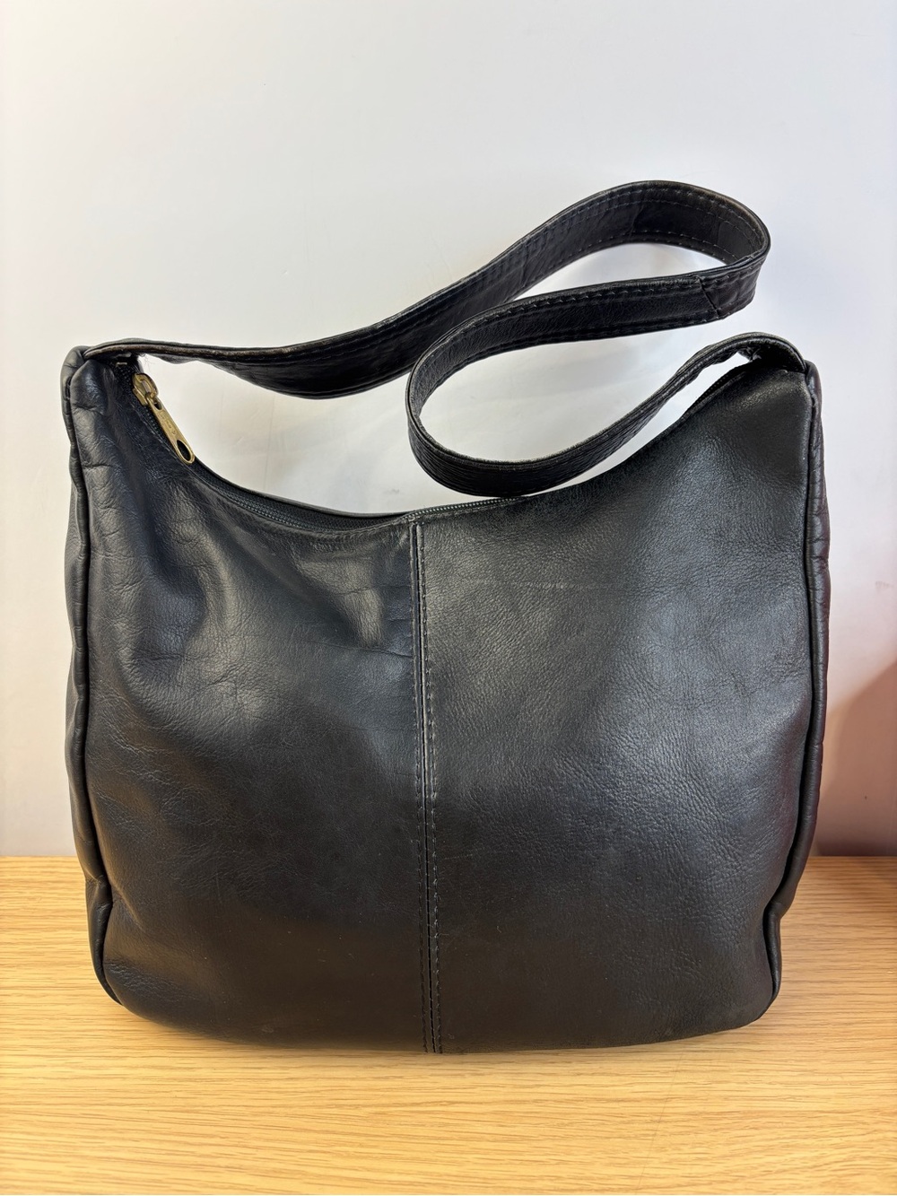 Vintage Hobo International Slouchyโ Soft Black Leather Shoulder Bag